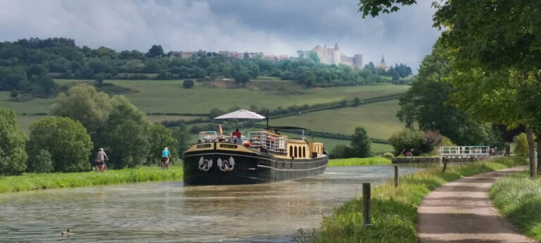 europe-france-northern-burgundy-rendez-vous-barge-cruising-below-chateauneuf-en-auxois-2