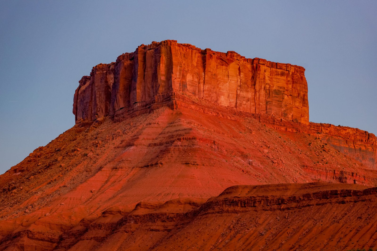 road-trip-through-castle-valley-utah-2025-03-11-05-45-49-utc