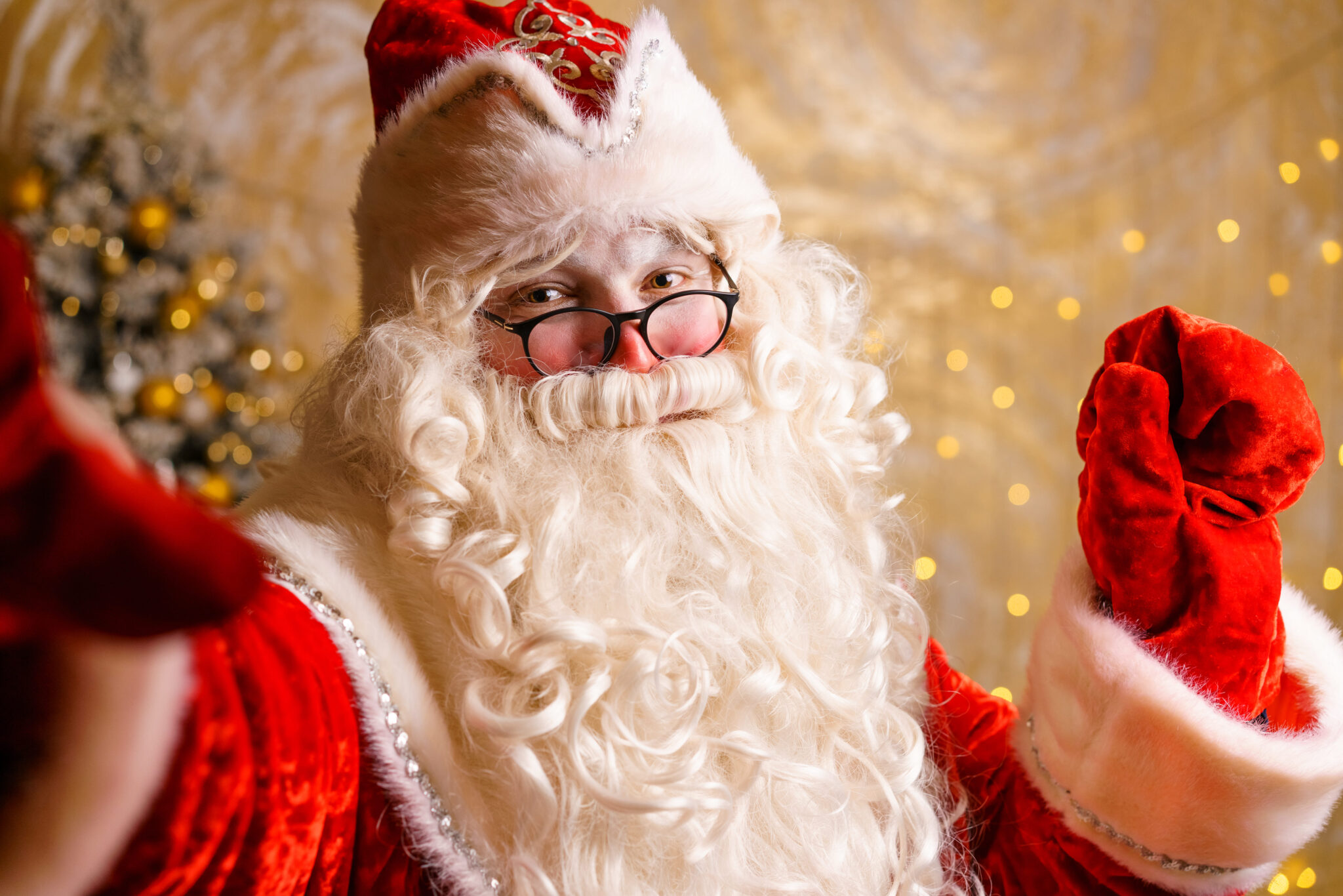 profile-photo-of-bearded-santa-claus-using-smartph-2026-01-06-08-55-58-utc