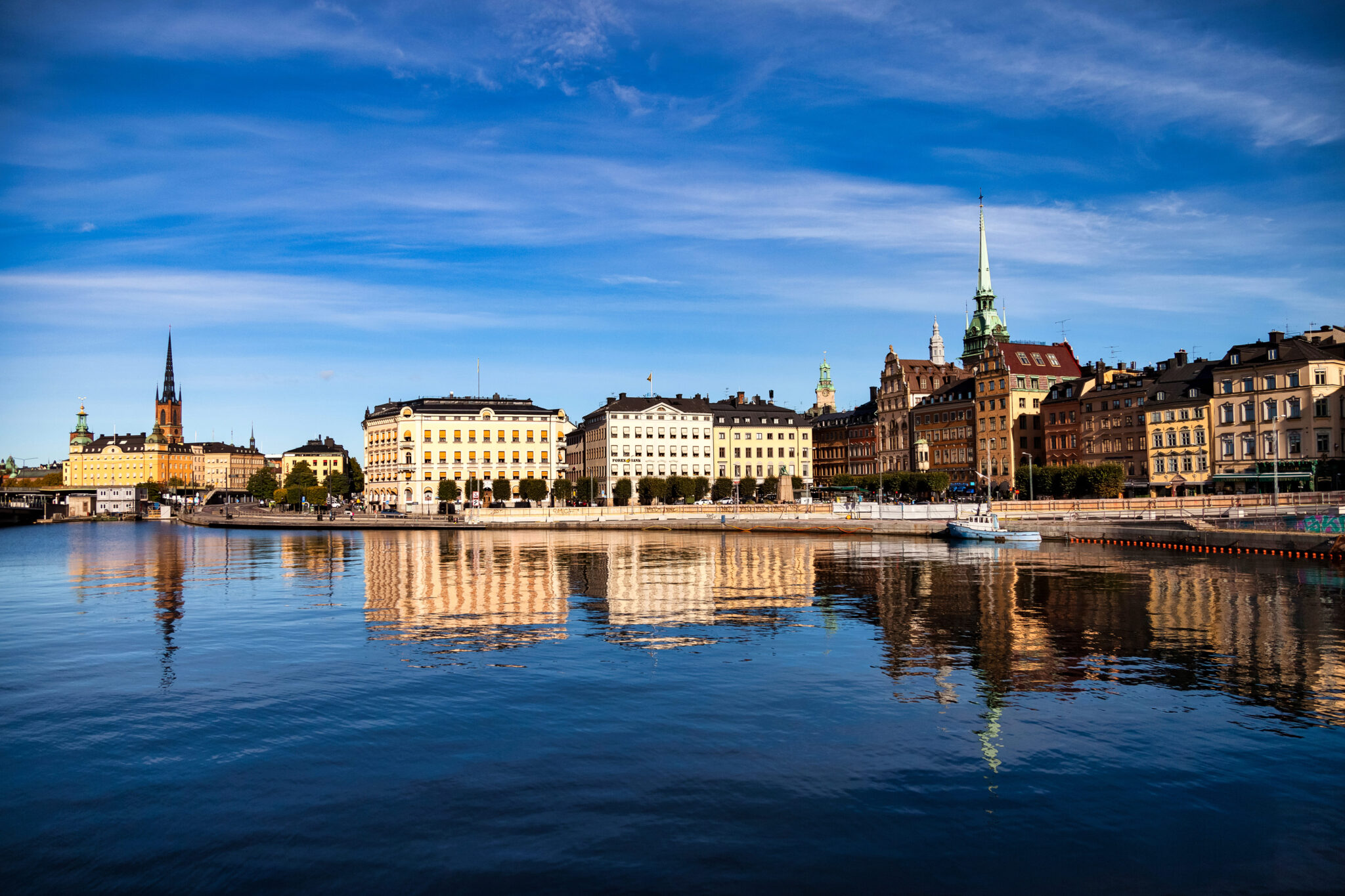 serene-waterfront-reflection-in-beautiful-stockhol-2026-03-26-23-57-49-utc